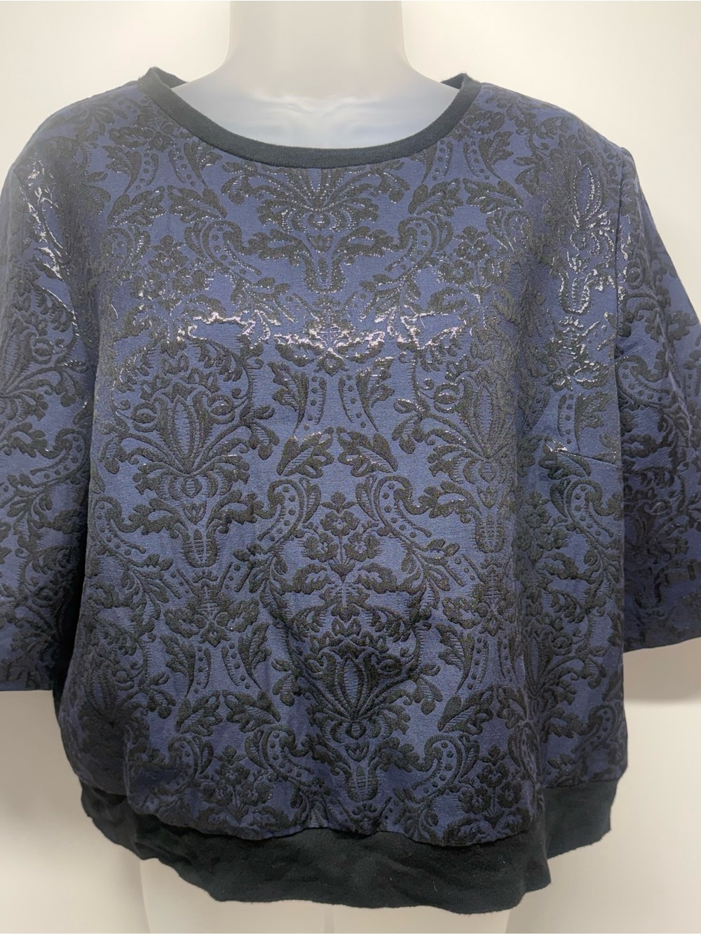 Simply Vera Vera Wang Navy Blue and Black Short Sleeve Patterned Sweatshirt